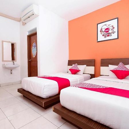 Oyo 1251 Residence 8 Semarang Exterior photo
