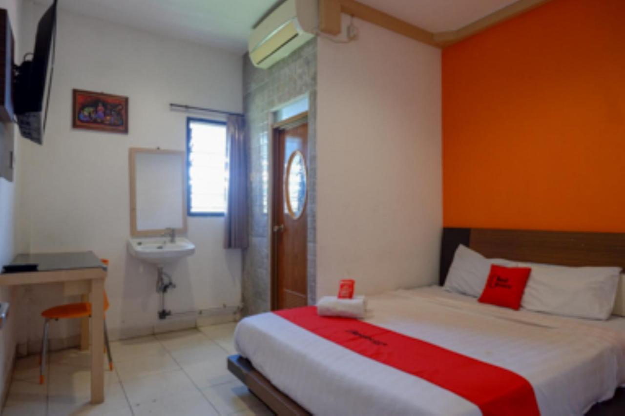 Oyo 1251 Residence 8 Semarang Exterior photo