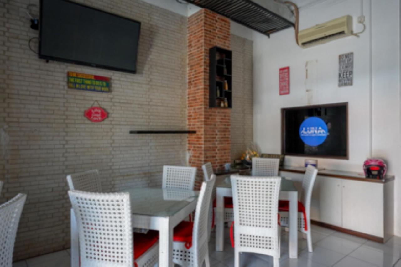 Oyo 1251 Residence 8 Semarang Exterior photo