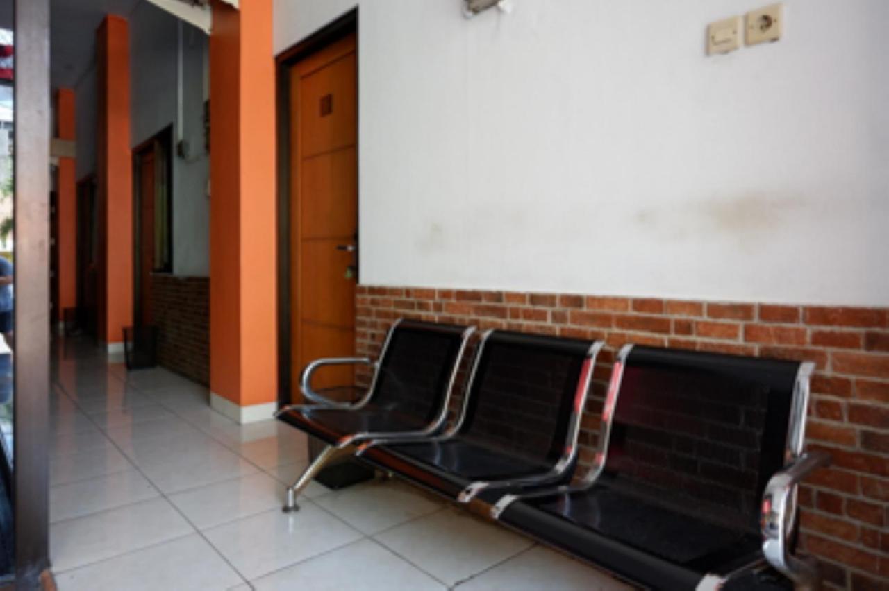 Oyo 1251 Residence 8 Semarang Exterior photo