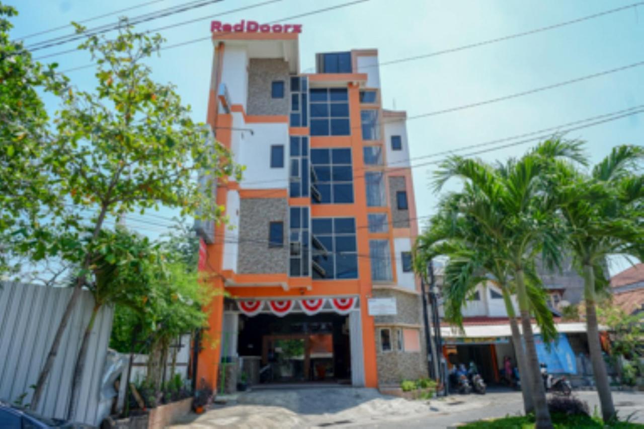Oyo 1251 Residence 8 Semarang Exterior photo
