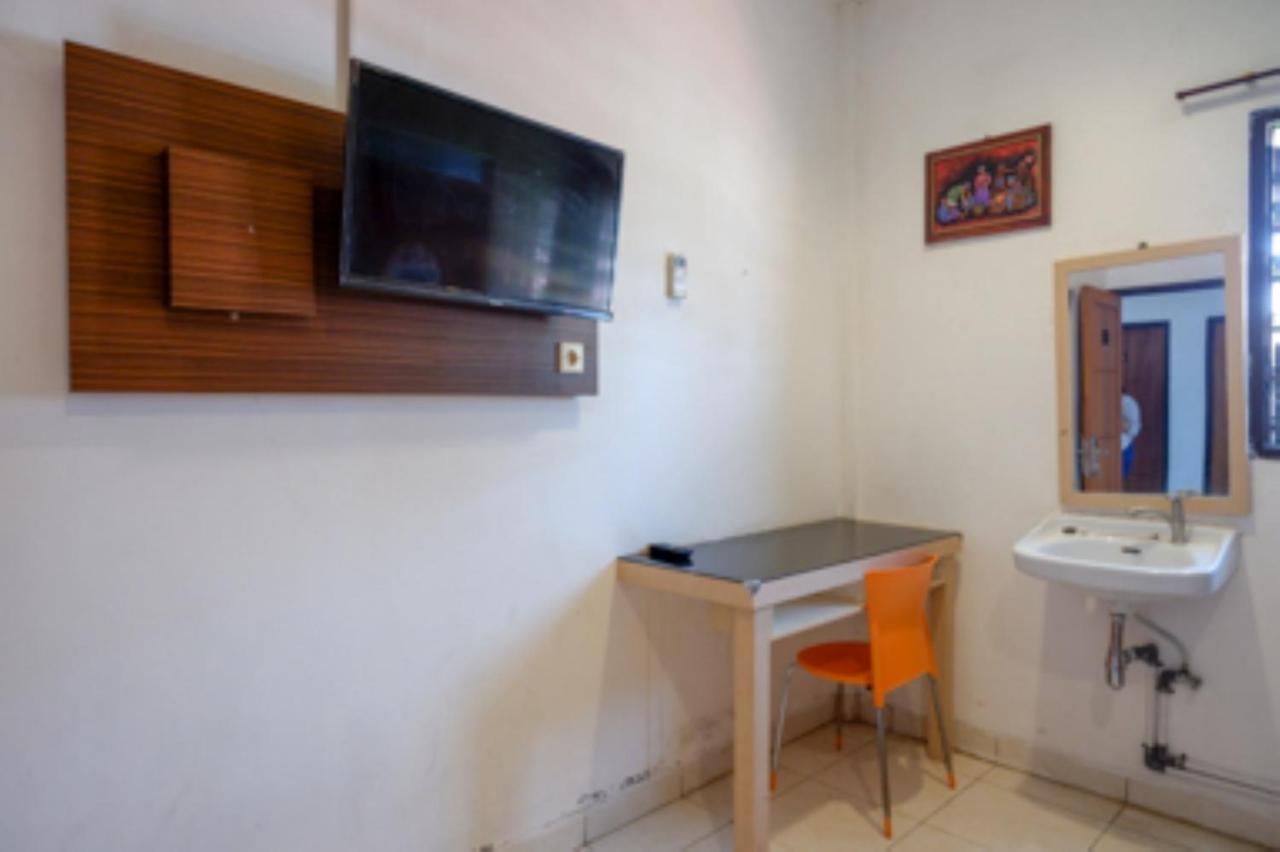 Oyo 1251 Residence 8 Semarang Exterior photo