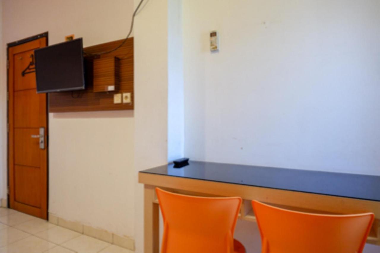 Oyo 1251 Residence 8 Semarang Exterior photo