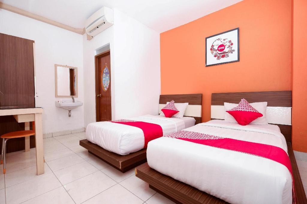 Oyo 1251 Residence 8 Semarang Exterior photo