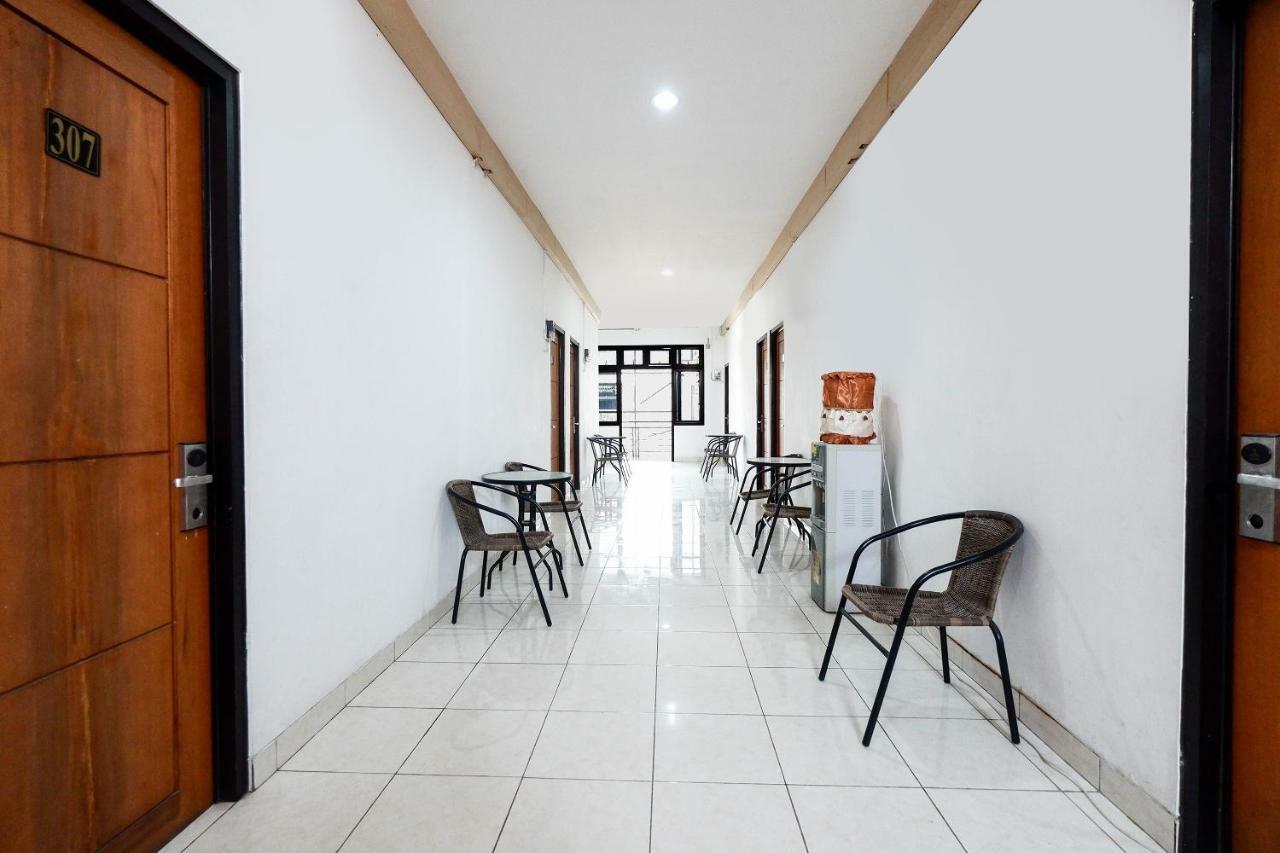 Oyo 1251 Residence 8 Semarang Exterior photo
