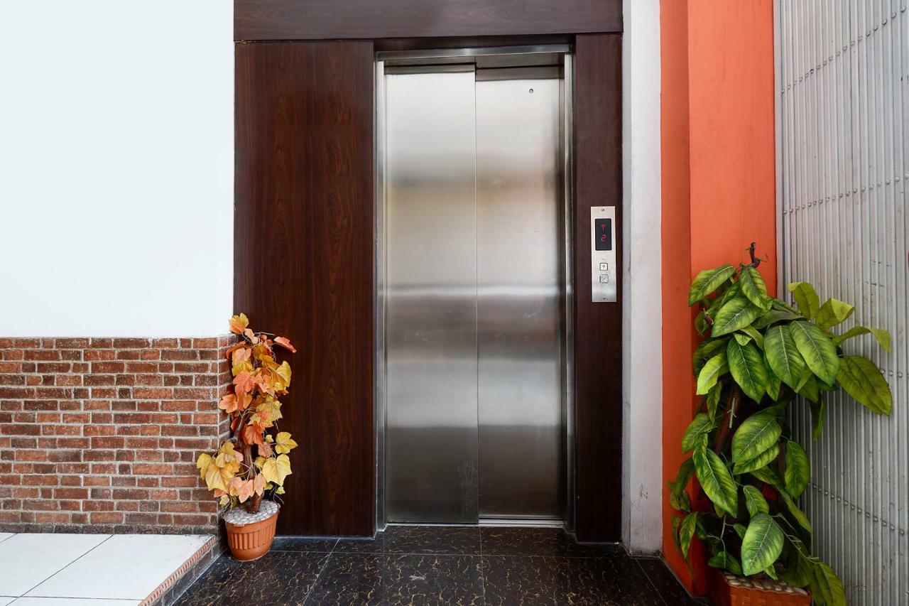 Oyo 1251 Residence 8 Semarang Exterior photo