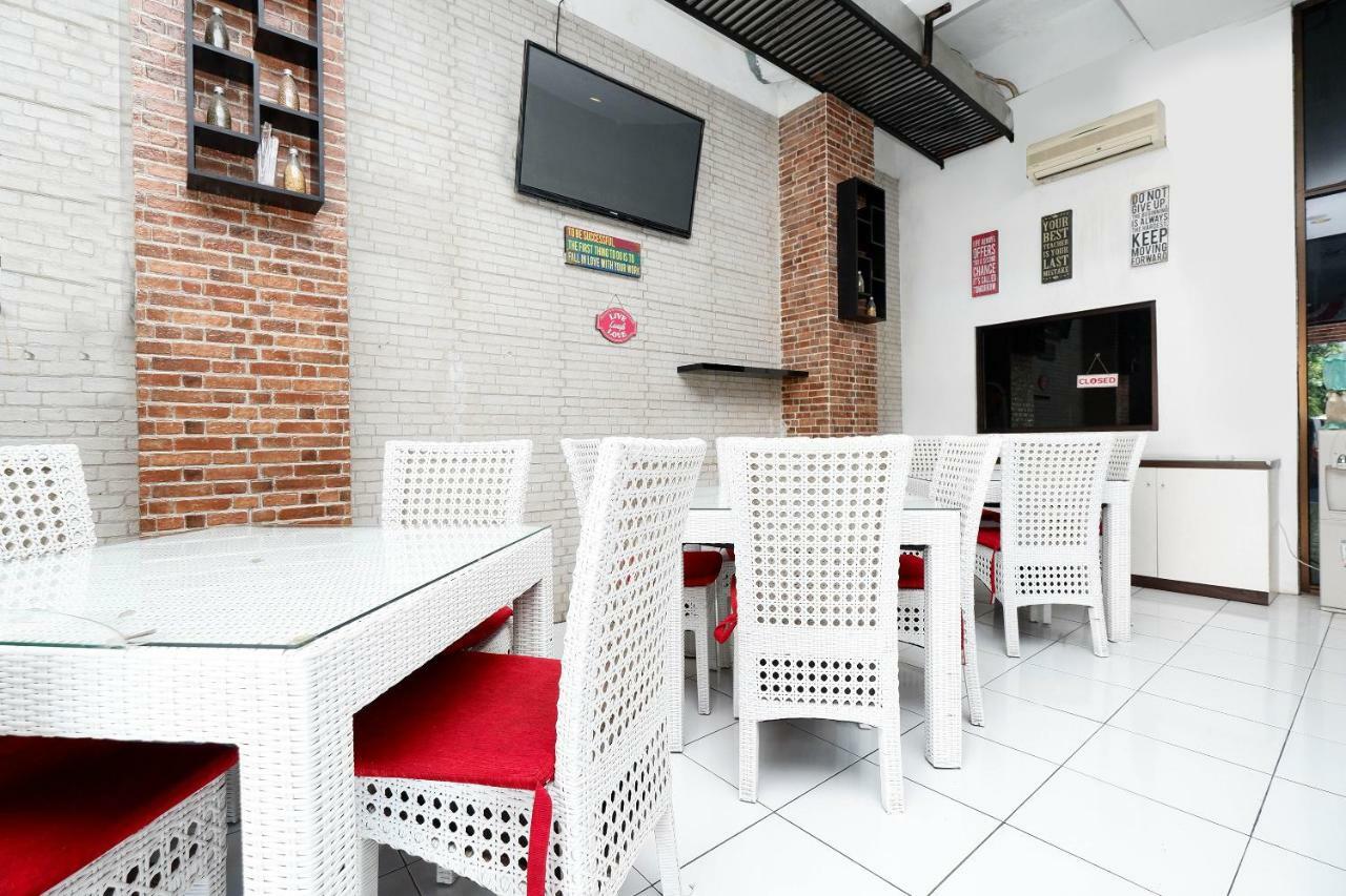 Oyo 1251 Residence 8 Semarang Exterior photo